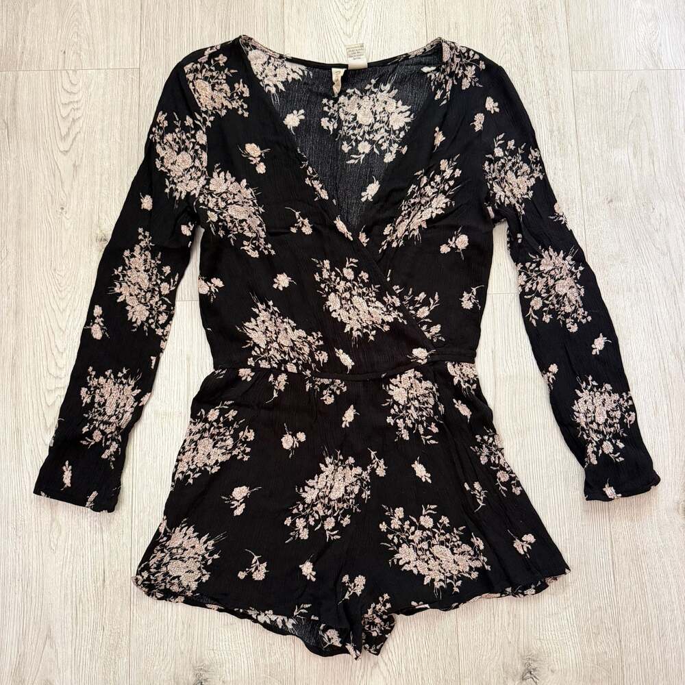 Mimi Chica Black and White Floral Long-Sleeve  Romper